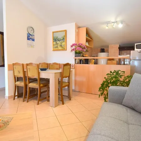 Paula Apartament Njivice